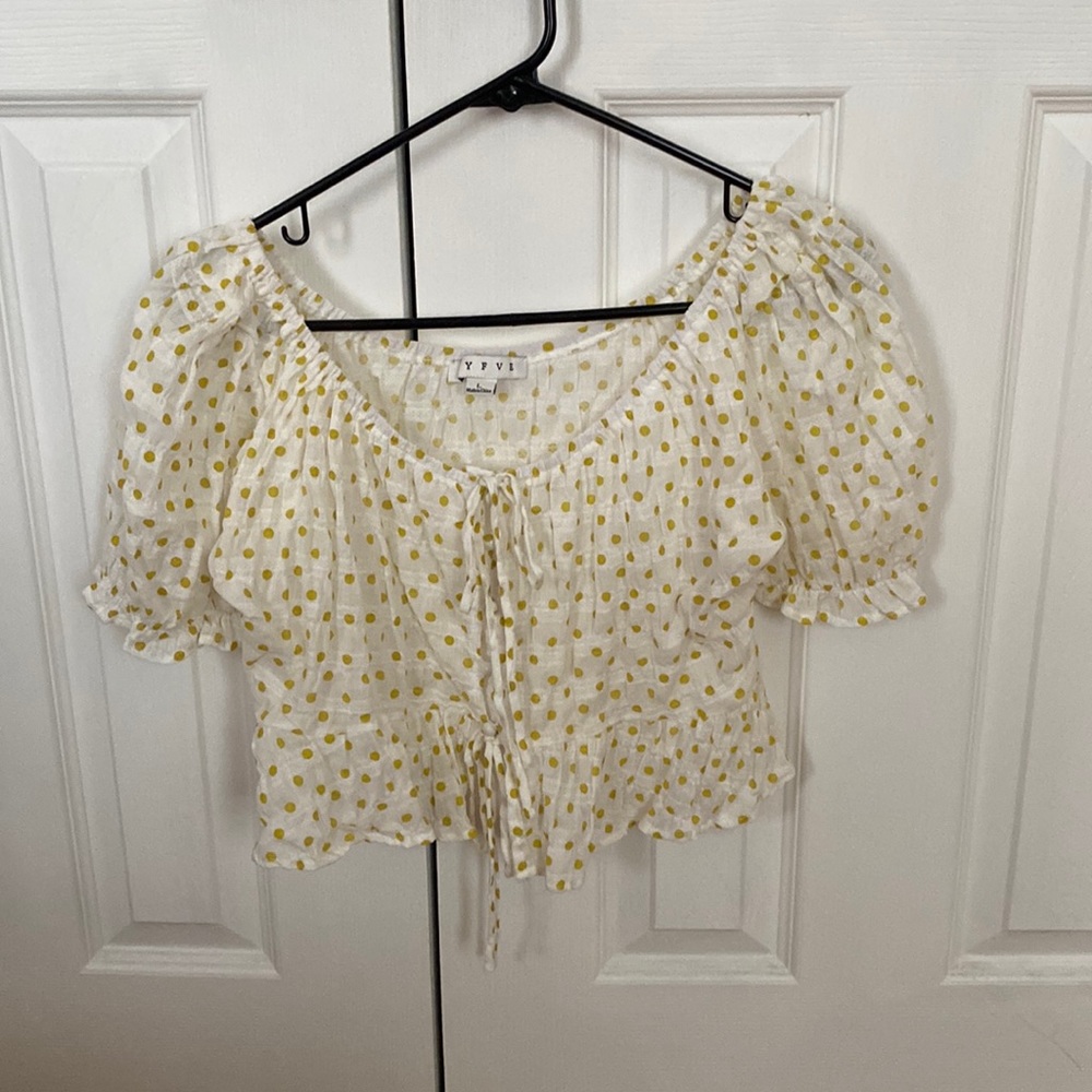 Polka dot puff sleeve crop top
